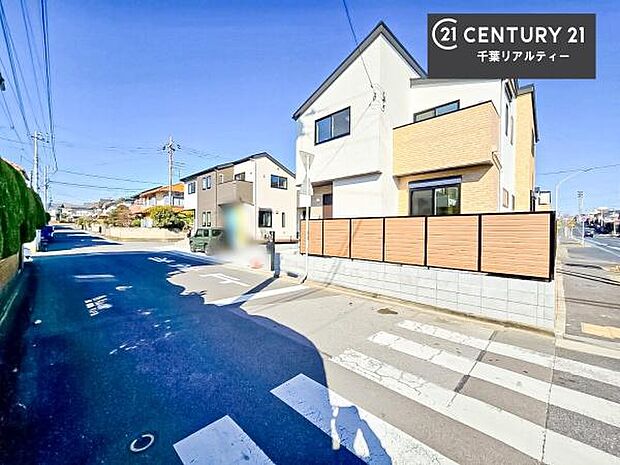 周辺環境や、お客様のご希望に合った物件も一緒にご案内を致します。住宅ローンアドバイザーによるご相談も承ります。当社はお問い合わせに即対応します！お待たせしません！