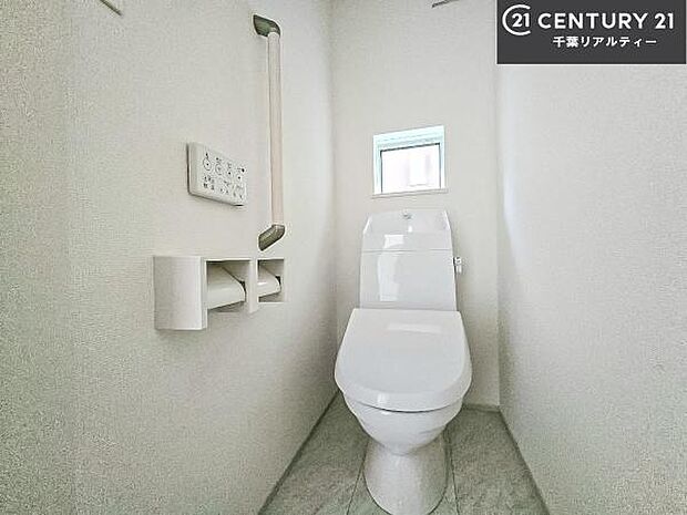 清潔感のある色味のお手洗いです！さわやかでスッキリする空間です！お手入れがしやすいトイレです！