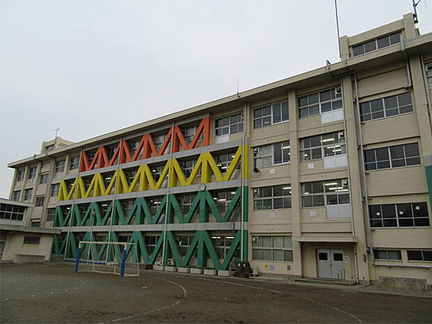 千葉市立登戸小学校まで600m