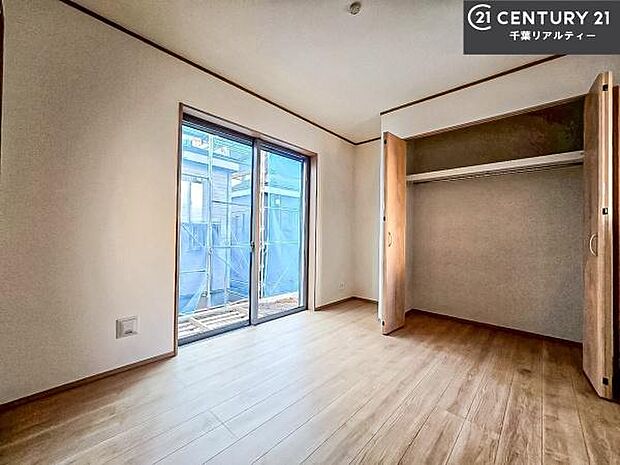 シンプルにデザインされているため、家具を選びません！お気に入りの家具を置いてくつろげる空間を作ることができます。