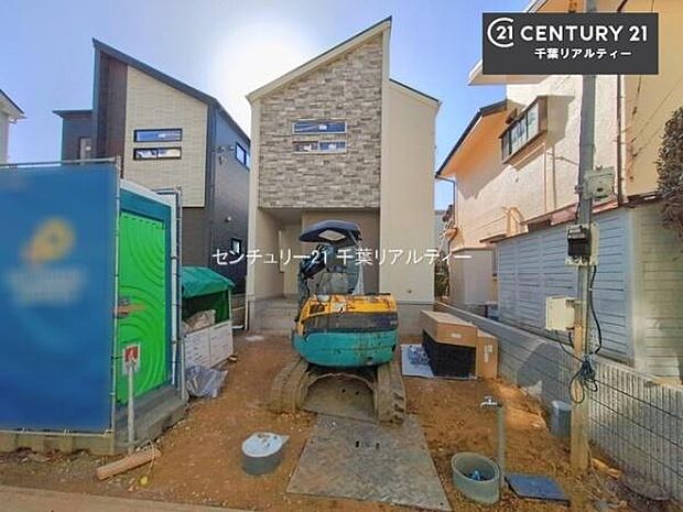 小学校徒歩約1分でお子様の通学の安心！その他生活利便施設が周辺に充実しております！周辺環境のご案内もいたしますのでお気軽にお問い合わせください！！