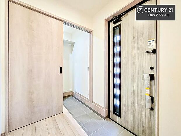 疲れて帰ってきても、ただいま！を言いたくなる、優しく迎え入れてくれる空間になっています。