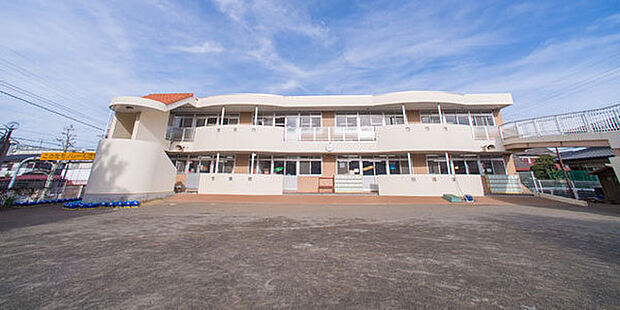 泉幼稚園まで212m