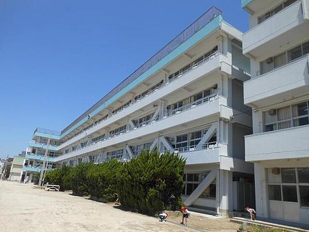 船橋市立湊町小学校まで160m