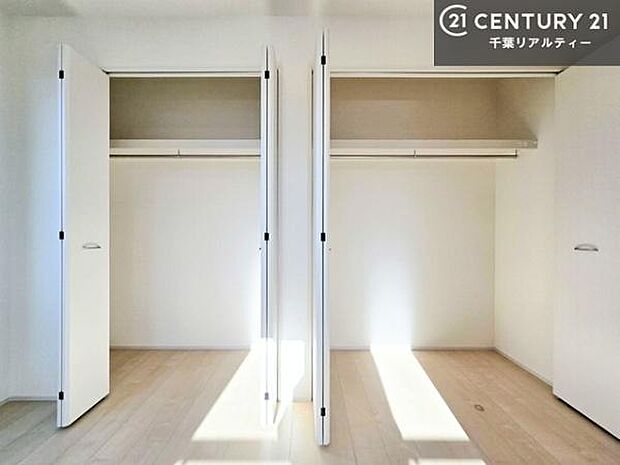 住空間をすっきり使うためには必須ポイントの収納スペースですよね。是非現地でご確認ください！