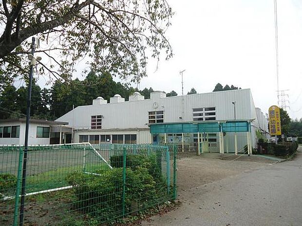 認定こども園鏡戸幼稚園まで1400m