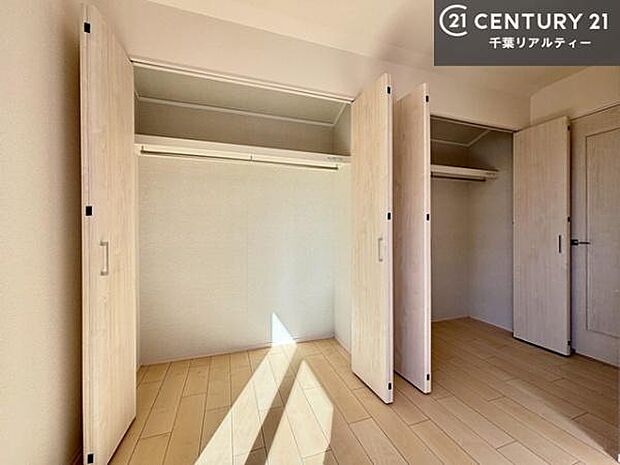 収納が充実しているからこそ、お部屋はいつも広々。掃除や片付けもラクになり、居心地の良い暮らしが続きます。