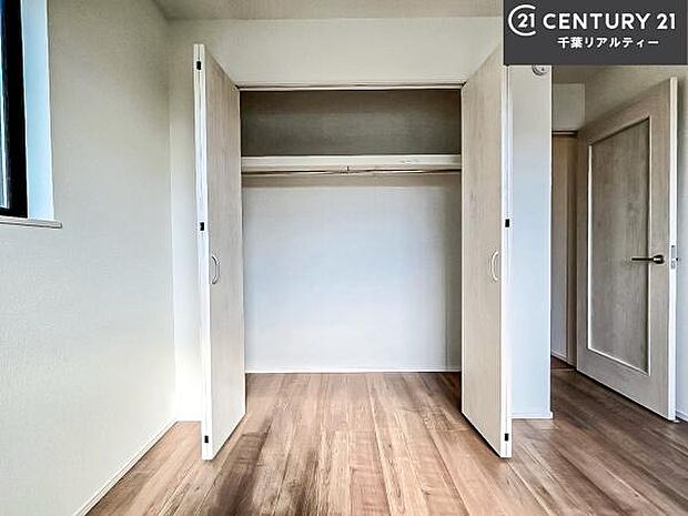 収納が充実しているからこそ、お部屋はいつも広々。掃除や片付けもラクになり、居心地の良い暮らしが続きます。