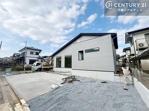 カースペース付きなのでマイカーをお持ちの方も安心ですね!ぜひ現地にてお確かめくださいませ!