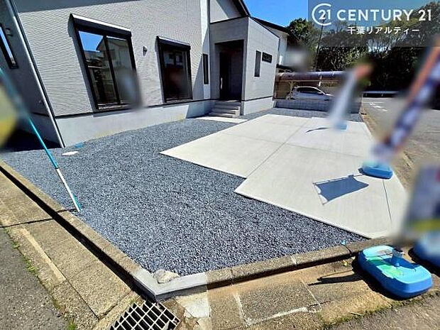 カースペース付きなのでマイカーをお持ちの方も安心ですね！ぜひ現地にてお確かめくださいませ！