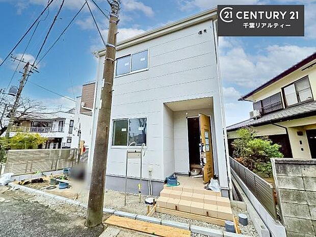 本物件にご興味をお持ちいただけましたら、どうぞお気軽にお問い合わせください。担当スタッフが、丁寧にご案内いたします。