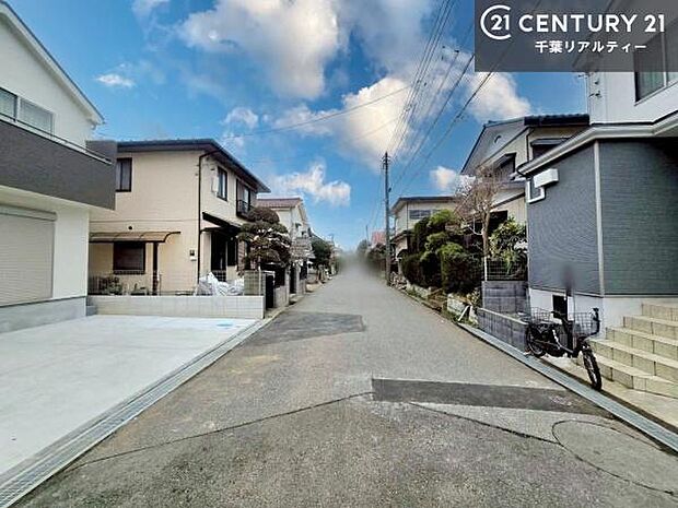 周辺環境や、お客様のご希望に合った物件も一緒にご案内を致します。住宅ローンアドバイザーによるご相談も承ります。当社はお問い合わせに即対応します!お待たせしません!