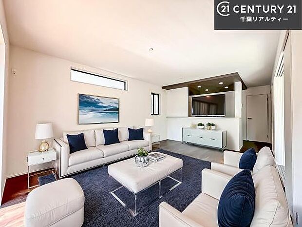 家具はCGパースです。開放感のある広々LDK！ソファーやダイニングテーブルを置いても窮屈にならないので快適に過ごせます！コミュニケーションが取りやすいリビングです！