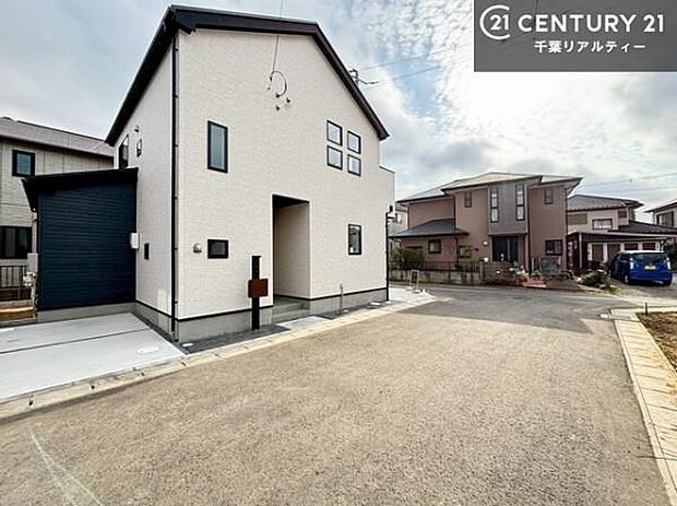 周辺環境や、お客様のご希望に合った物件も一緒にご案内を致します。住宅ローンアドバイザーによるご相談も承ります。当社はお問い合わせに即対応します！お待たせしません！