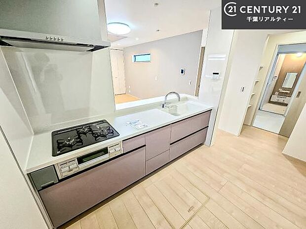 収納スペースが豊富で、調理スペースがスッキリと片付きひろ〜く活用できます！快適に作業ができます！毎日の料理が捗ります！