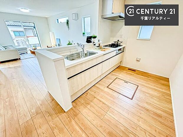 毎日使うキッチンが綺麗で清潔ならお料理を作るのも楽しくなりますよね。機能性とデザイン性を兼ね備えた嬉しいキッチン