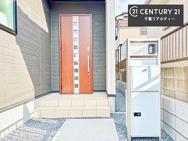 郵便ポスト付きで不在時でも荷物が受け取れてとっても便利！家にいなきゃいけないストレス回避！再配達の手間が省けます！