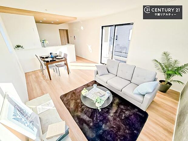 大切な家族が集まるからこそLDKにはこだわりたい。子供たちが元気に笑いながら走り回っている姿を見た時が「広い家にして良かった」と思う瞬間です。