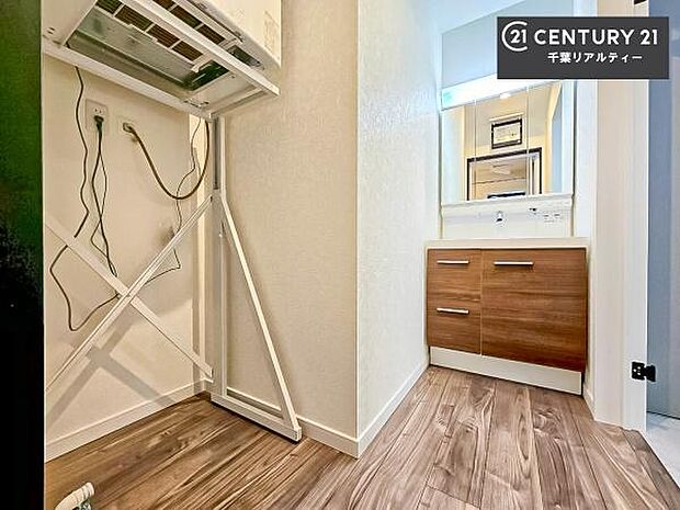 乾太くん(衣類乾燥機)付き！洗濯物を干す・取り込む手間が解消され、生乾き臭の心配も不要。天候に左右されず、毎日の家事ストレスを劇的に減らす、非常に満足度の高い乾燥機です！