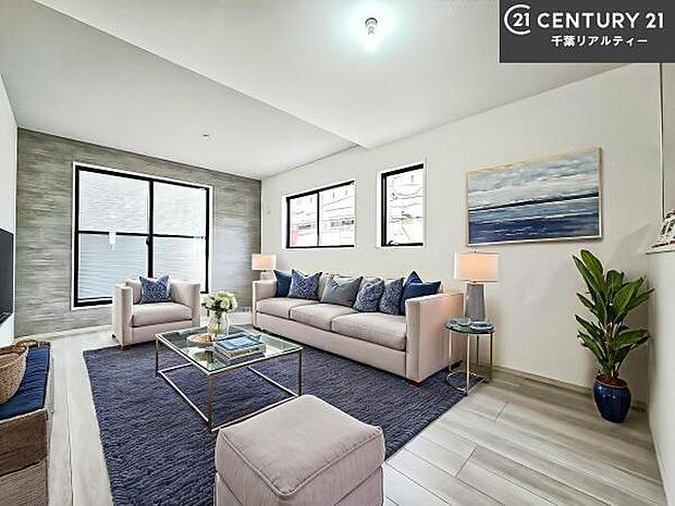 家具はCGパースです。心地良いリビングは家族が自然と集まります。家族団欒の時間が増えそうです。ご家族と、より一層充実した時間を過ごせそうですね。