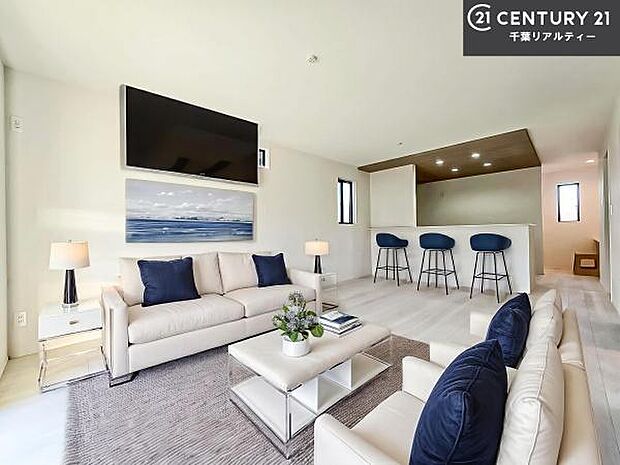 家具はCGパースです。開放感のある広々LDK!ソファーやダイニングテーブルを置いても窮屈にならないので快適に過ごせます!