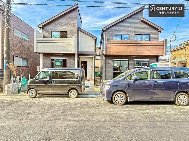 現在建築中。完成後は明るく開放的なリビングや最新設備のキッチンなど快適な空間が広がります。未完成だからこそ“新しい暮らし”への期待が高まる住まい。今しか見られない建築中の様子も必見です。