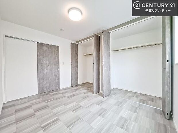 各居室収納付き!急なお客様が来客しても散らかったお部屋をサッと片付けられます!お部屋のスペースが生まれゆとりあるお部屋を演出することが出来ます!