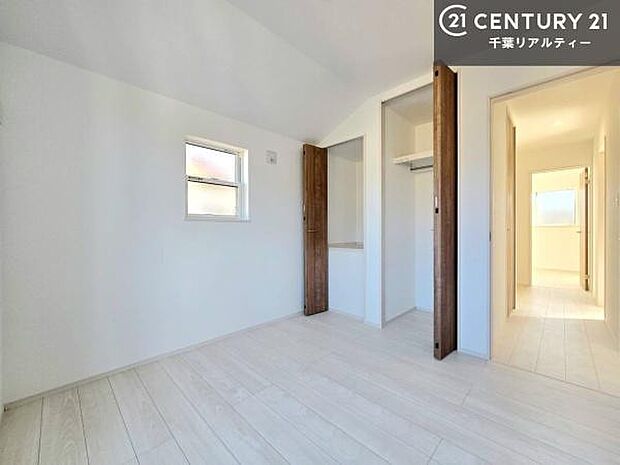 収納スペース充実しています!急なお客様が来客しても散らかったお部屋をサッと片付けられます!お部屋のスペースが生まれゆとりあるお部屋を演出することが出来ます!