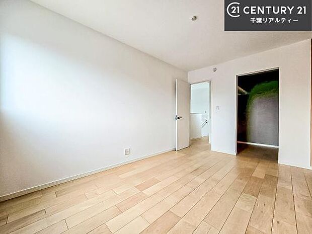 収納がしっかりあるので家具の配置がしやすく、ライフスタイルに合わせたお部屋作りが可能です。