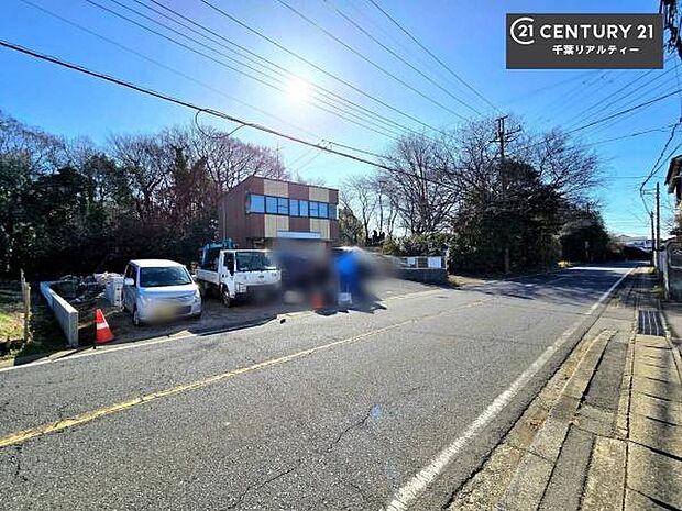 周辺環境や、お客様のご希望に合った物件も一緒にご案内を致します。住宅ローンアドバイザーによるご相談も承ります。当社はお問い合わせに即対応します!お待たせしません!