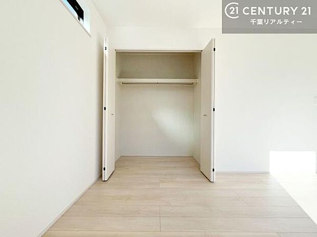 収納が充実しているからこそ、お部屋はいつも広々。掃除や片付けもラクになり、居心地の良い暮らしが続きます。