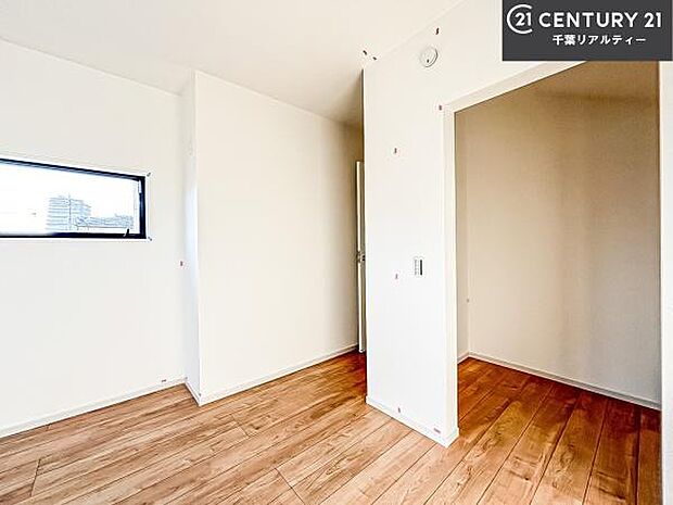 収納が充実しているからこそ、お部屋はいつも広々。掃除や片付けもラクになり、居心地の良い暮らしが続きます。