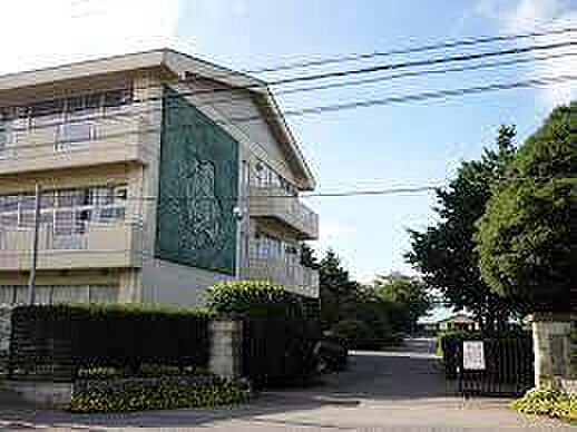 八街市立八街中学校まで2100m