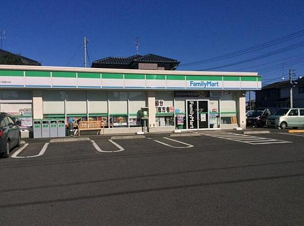 ファミリーマート八街富山店まで531m