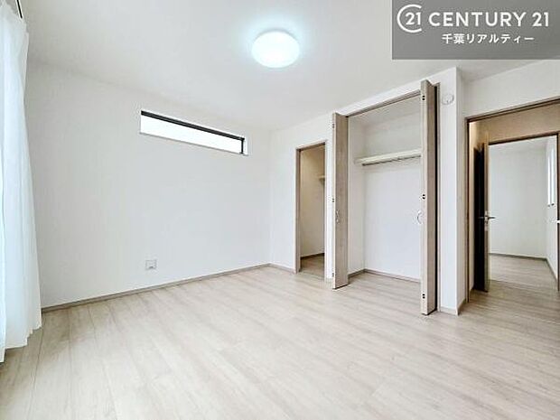 豊富な収納スペースで、住空間すっきり。生活感を抑え、美しい空間を保てる収納充実の住まいです。