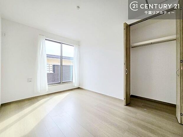 収納がしっかりあるので家具の配置がしやすく、ライフスタイルに合わせたお部屋作りが可能です。