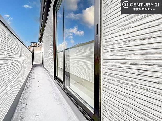 陽当たり良好なバルコニーです!晴れた日には青い空を見渡せる開放的な時間を楽しめます。