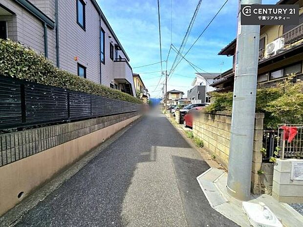 周辺環境や、お客様のご希望に合った物件も一緒にご案内を致します。住宅ローンアドバイザーによるご相談も承ります。当社はお問い合わせに即対応します!お待たせしません!