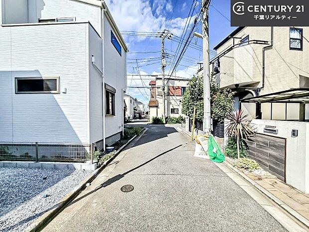 周辺環境や、お客様のご希望に合った物件も一緒にご案内を致します。住宅ローンアドバイザーによるご相談も承ります。当社はお問い合わせに即対応します!お待たせしません!