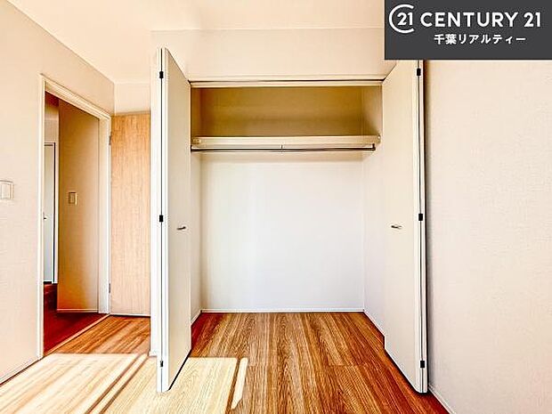 収納スペース充実しています!急なお客様が来客しても散らかったお部屋をサッと片付けられます!お部屋のスペースが生まれゆとりあるお部屋を演出することが出来ます!