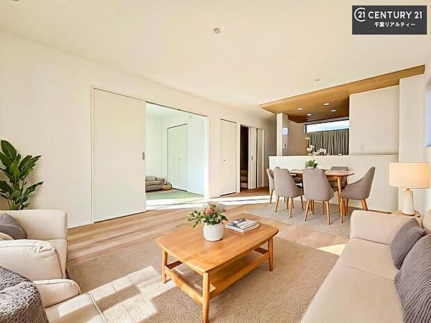 大切な家族が集まるからこそLDKにはこだわりたい。子供たちが元気に笑いながら走り回っている姿を見た時が「広い家にして良かった」と思う瞬間です。