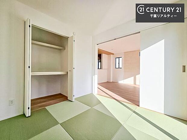 日本人の心感じる「和」の空間。井草の香り漂う空間は癒しのひと時を演出してくれます!リラックス効果があるので快適に過ごせそうです。