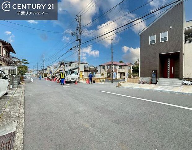 周辺環境や、お客様のご希望に合った物件も一緒にご案内を致します。住宅ローンアドバイザーによるご相談も承ります。当社はお問い合わせに即対応します!お待たせしません!