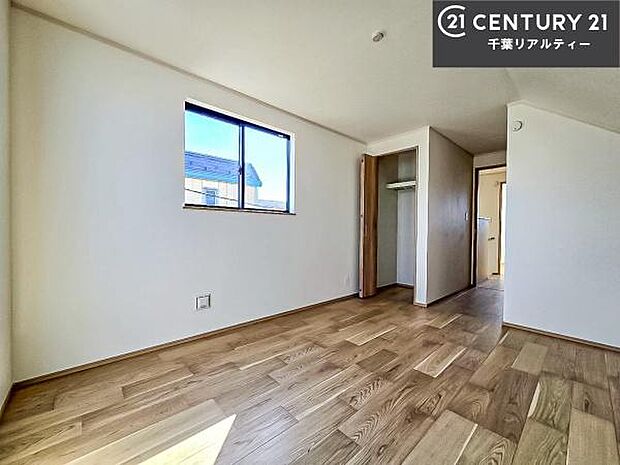 主寝室として使える3階洋室。将来的なライフスタイルの変化にも柔軟に対応できます。