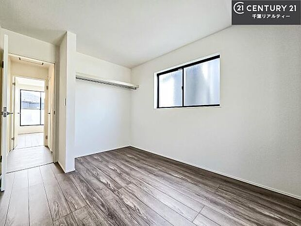 シンプルにデザインされているため、家具を選びません！お気に入りの家具を置いてくつろげる空間を作ることができます。