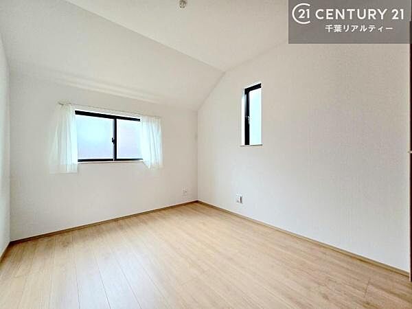 掃き出し窓がないお部屋は、お子様のお部屋としても安心です！
