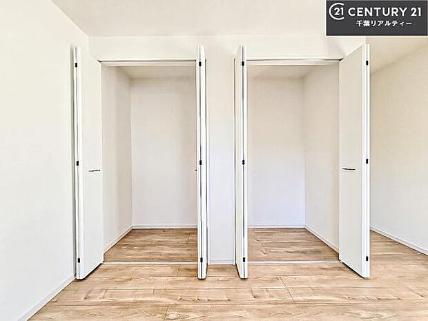 収納が充実しているからこそ、お部屋はいつも広々。掃除や片付けもラクになり、居心地の良い暮らしが続きます。