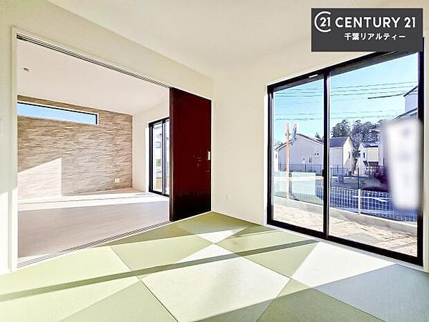 日本人の心感じる「和」の空間。井草の香り漂う空間は癒しのひと時を演出してくれます!リラックス効果があるので快適に過ごせそうです。