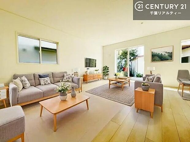 家具はCGパースです。開放感のある広々LDK!ソファーやダイニングテーブルを置いても窮屈にならないので快適に過ごせます!コミュニケーションが取りやすいリビングです!