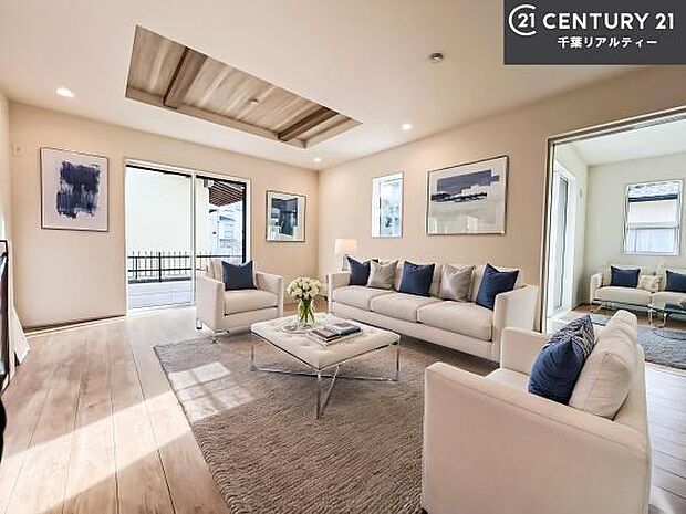 家具はCGパースです。開放感のある広々LDK!ソファーやダイニングテーブルを置いても窮屈にならないので快適に過ごせます!コミュニケーションが取りやすいリビングです!